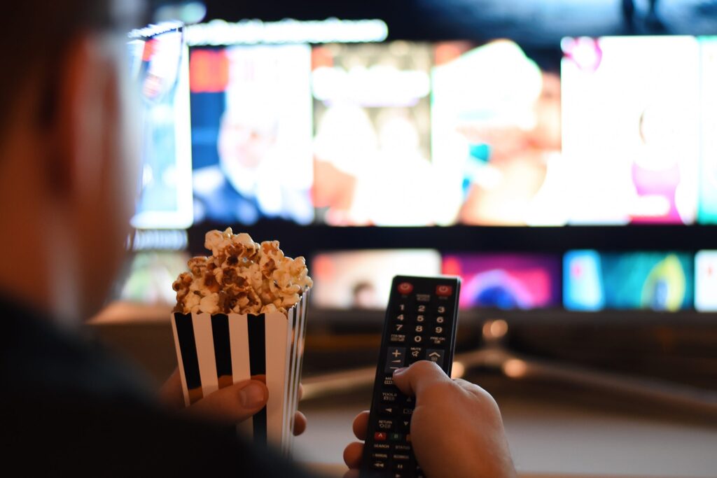 Filmes e séries em alta para assistir no feriadão de Carnaval