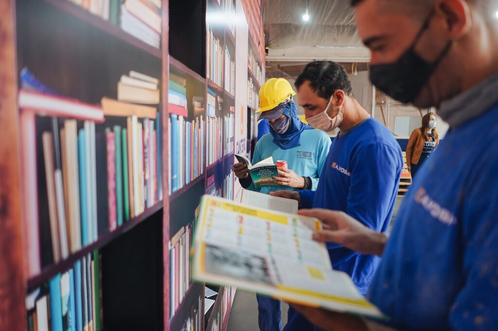 Projeto de leitura amplia conhecimento para canteiros de obras