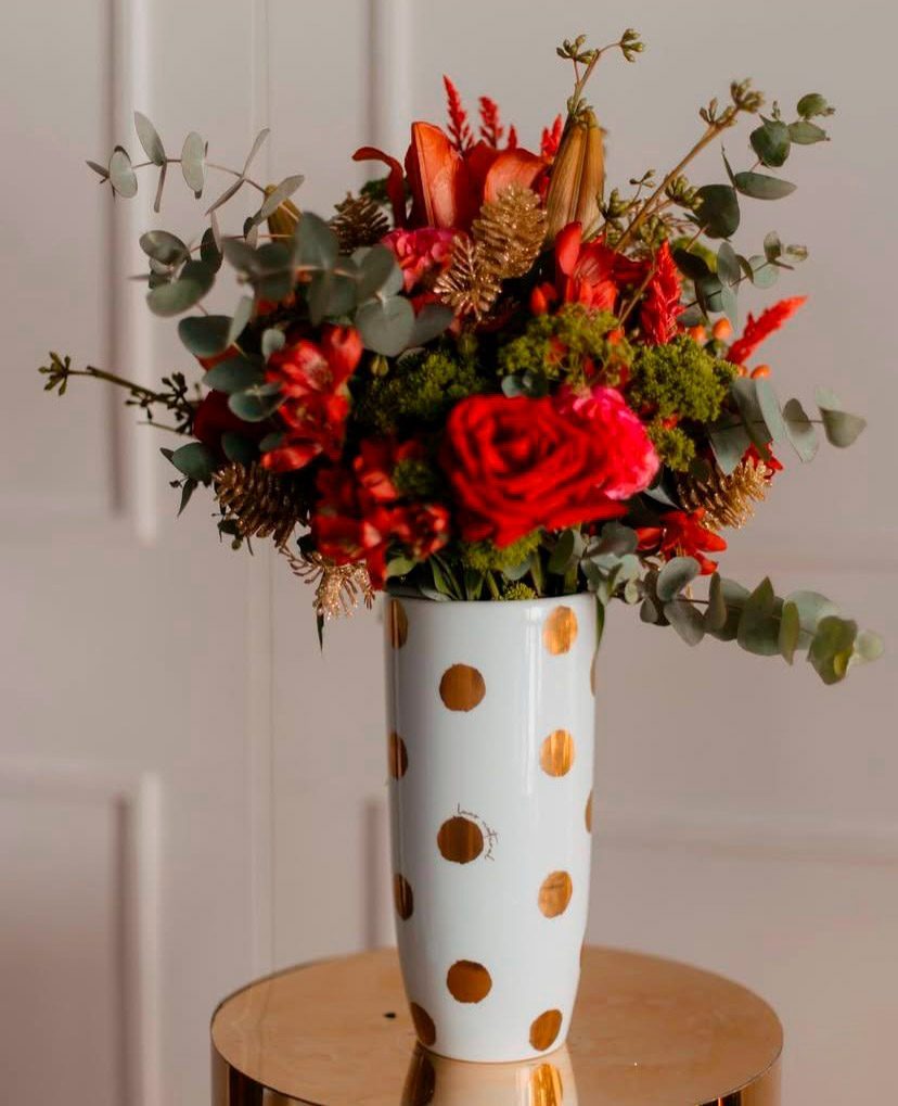 Crie arranjos de flores para as festas de fim de ano